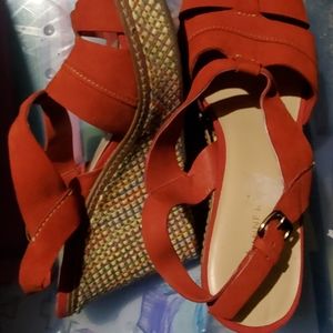 ***Anne Klein Rainbow and Orange Wedges***